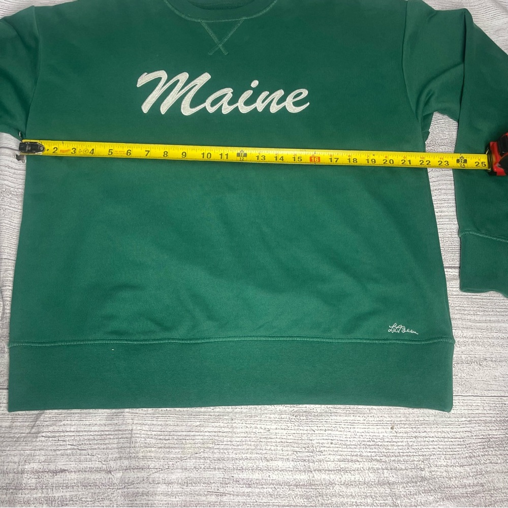 L.L. Bean Signature Women’s Large Green Maine Logo Crewneck Sweater - Picture 4 of 6